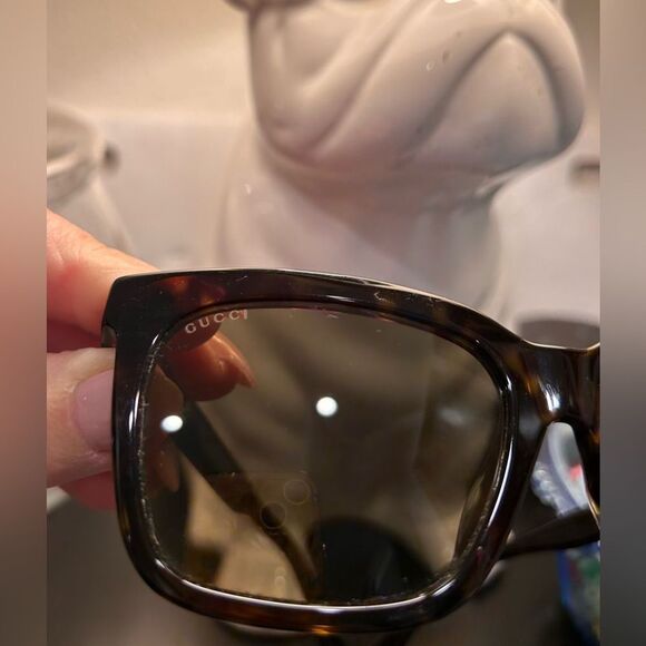 Gucci Women's Sunglasses GG0267SA 002 55 18-150 EUC - Picture 5 of 11